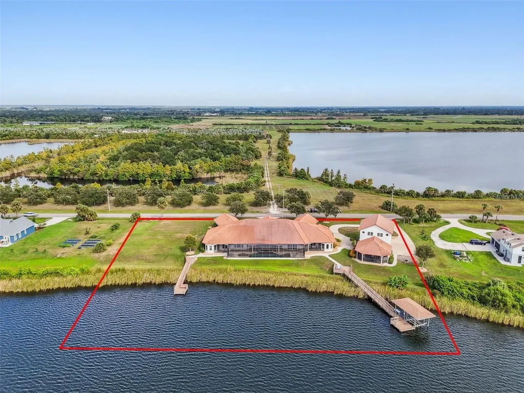3215 Gulf City Road Ruskin FL 33570