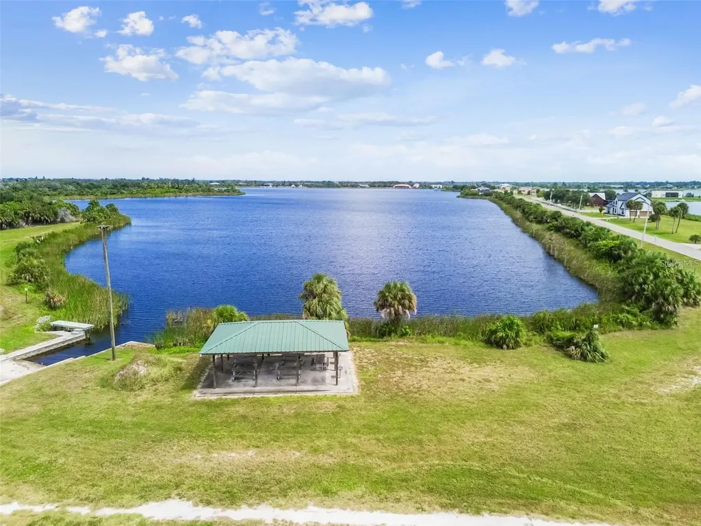 3215 Gulf City Road Ruskin FL 33570