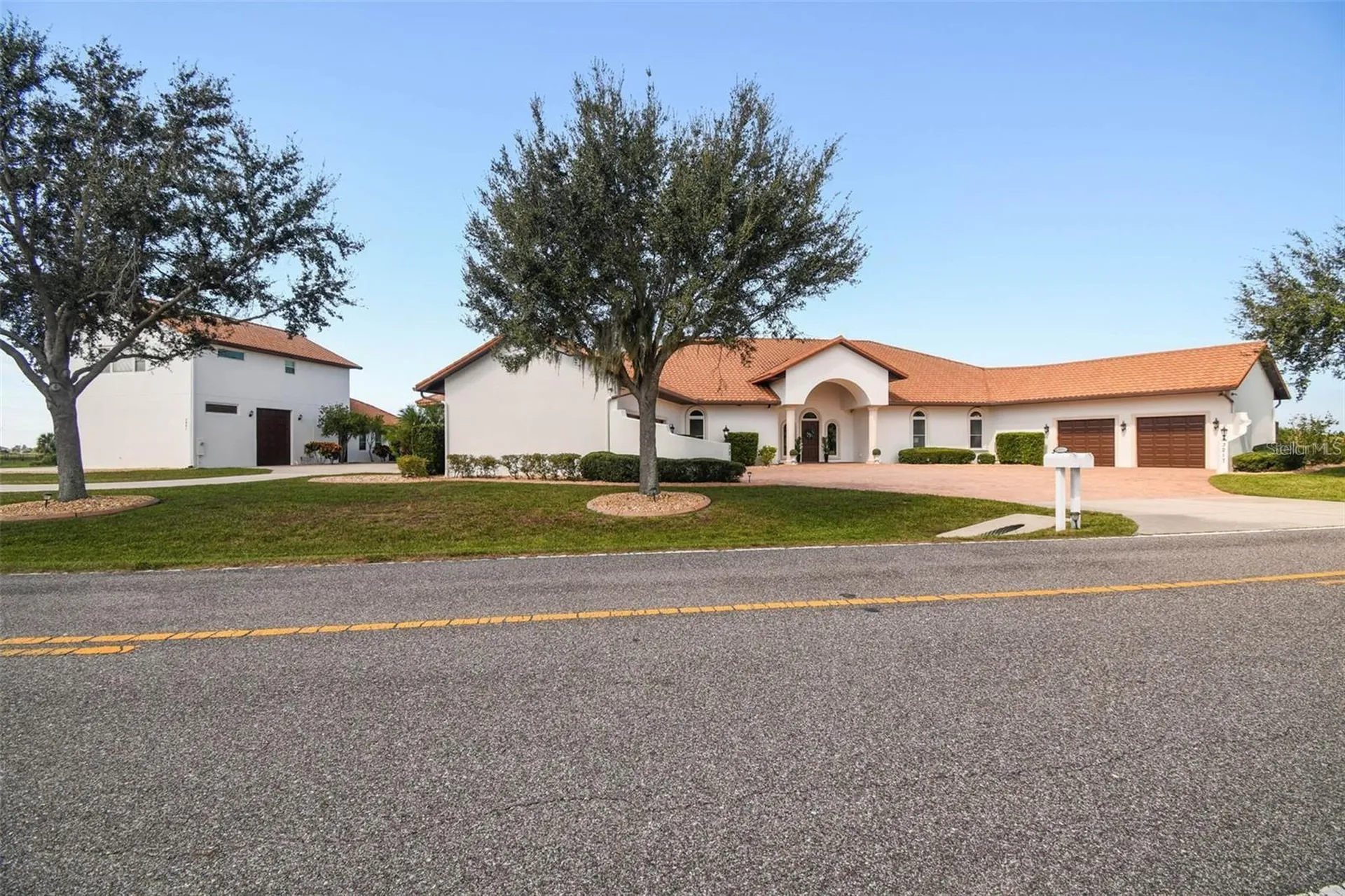 3215 Gulf City Road Ruskin FL 33570