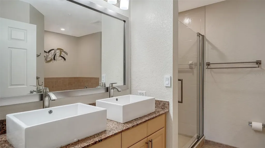 1064 N Tamiami Trail Sarasota FL 34236