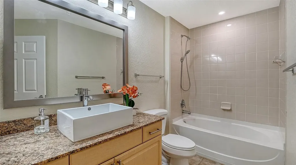 1064 N Tamiami Trail Sarasota FL 34236