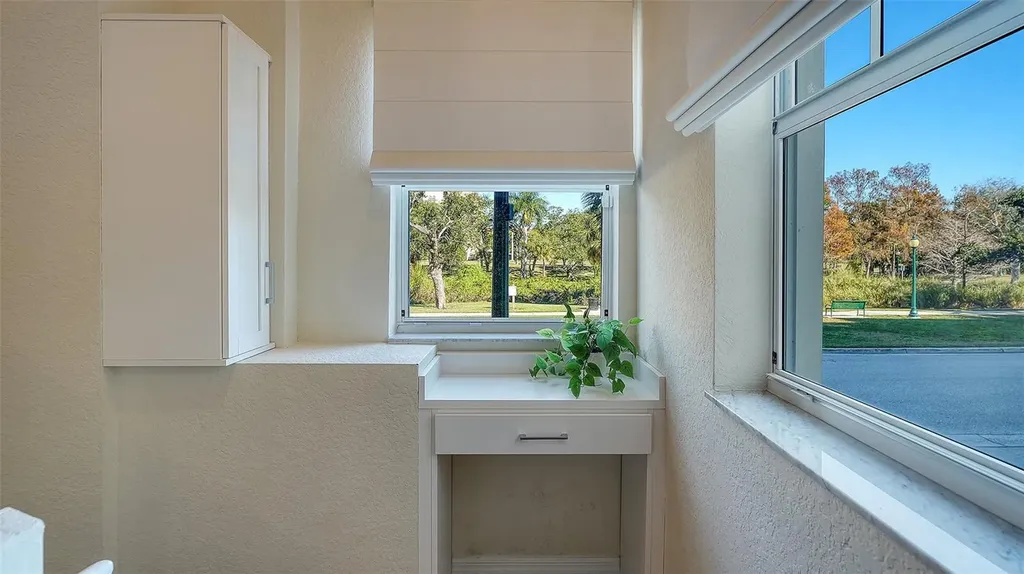 1064 N Tamiami Trail Sarasota FL 34236