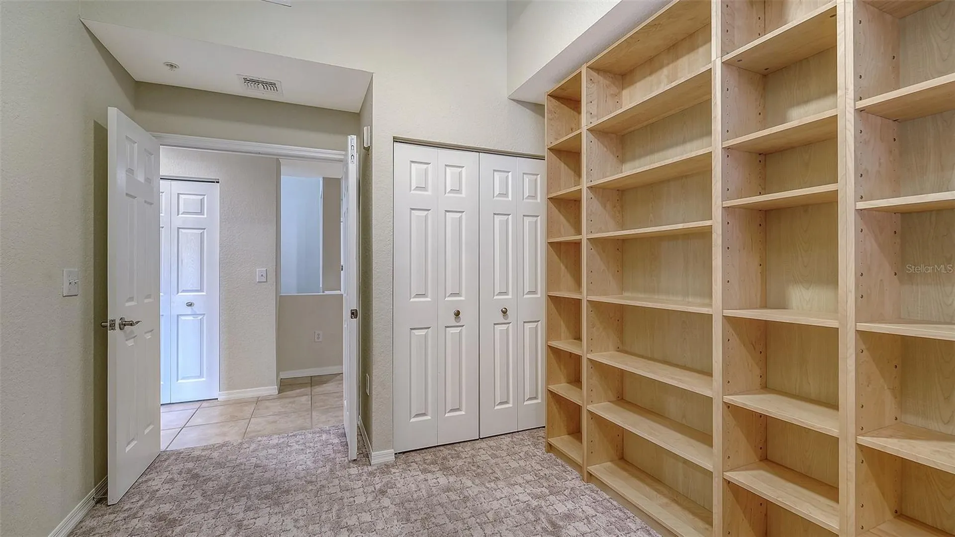 1064 N Tamiami Trail Sarasota FL 34236