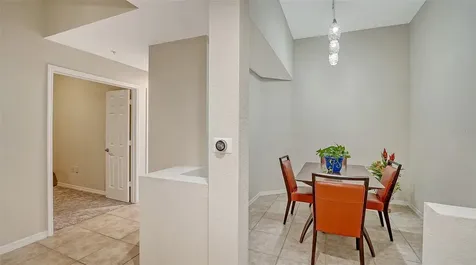 1064 N Tamiami Trail Sarasota FL 34236