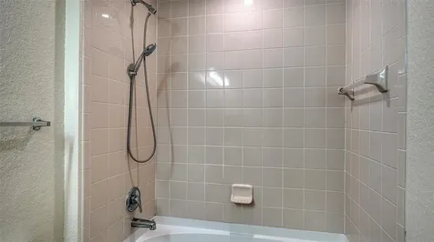 1064 N Tamiami Trail Sarasota FL 34236