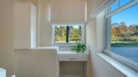 1064 N Tamiami Trail Sarasota FL 34236
