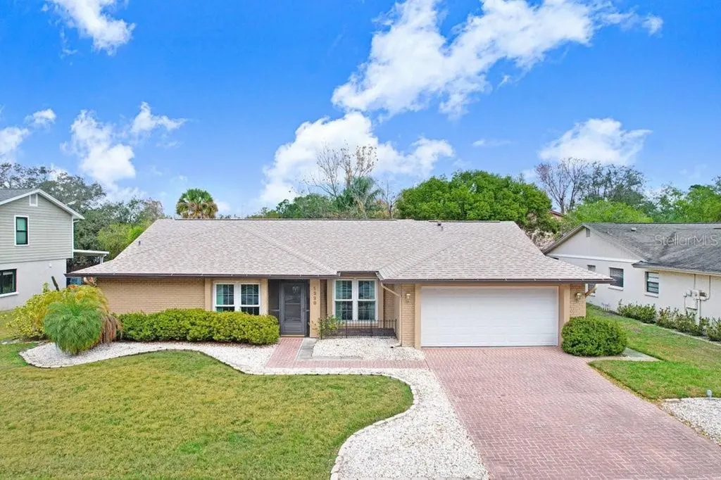 1328 Corner Oaks Drive Brandon FL 33510