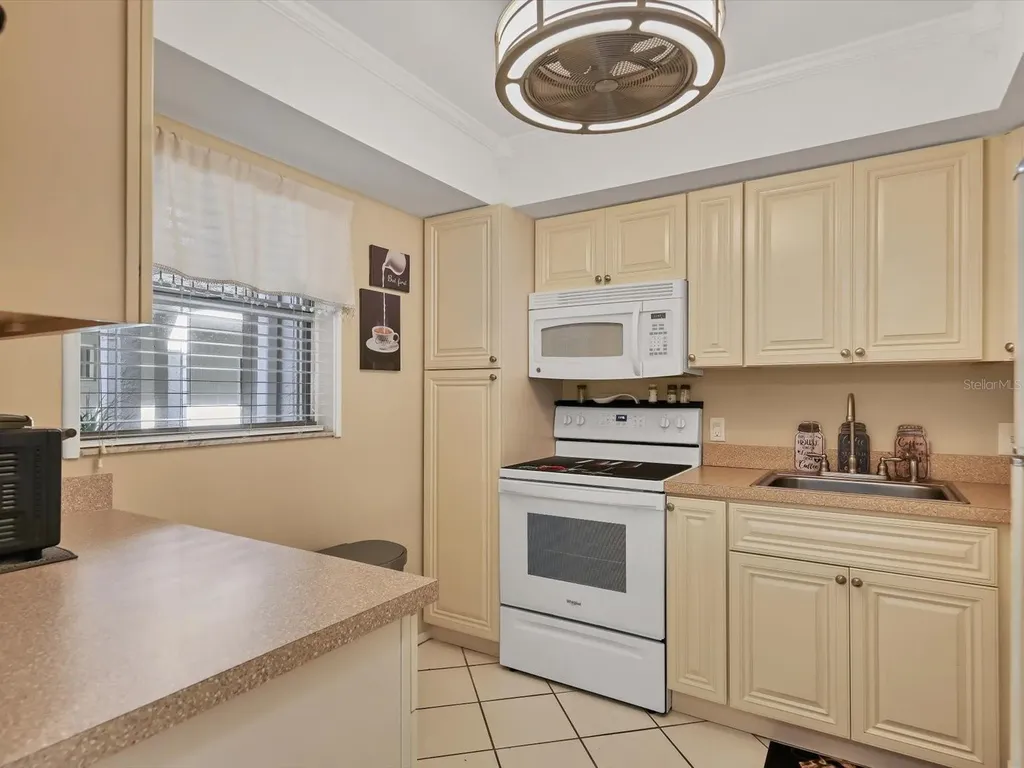 1330 Glen Oaks Drive E Sarasota FL 34232