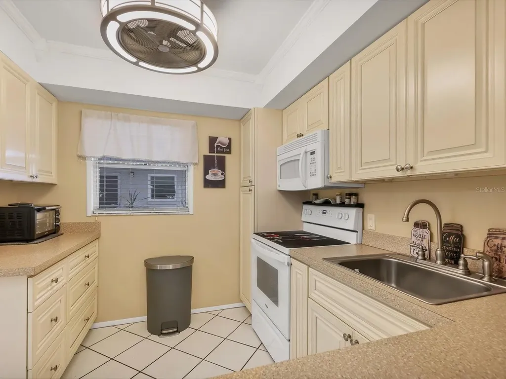 1330 Glen Oaks Drive E Sarasota FL 34232