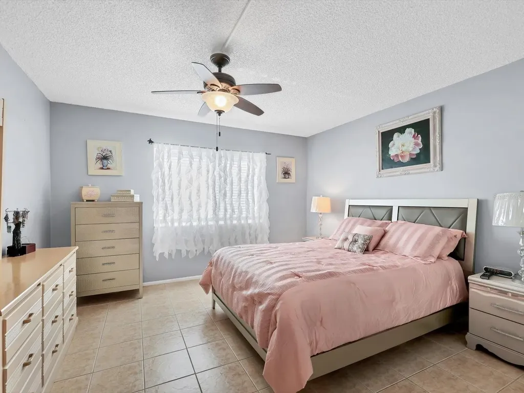1330 Glen Oaks Drive E Sarasota FL 34232