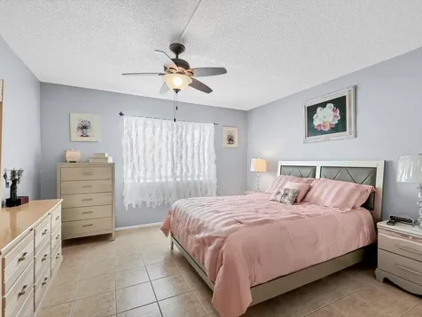 1330 Glen Oaks Drive E Sarasota FL 34232
