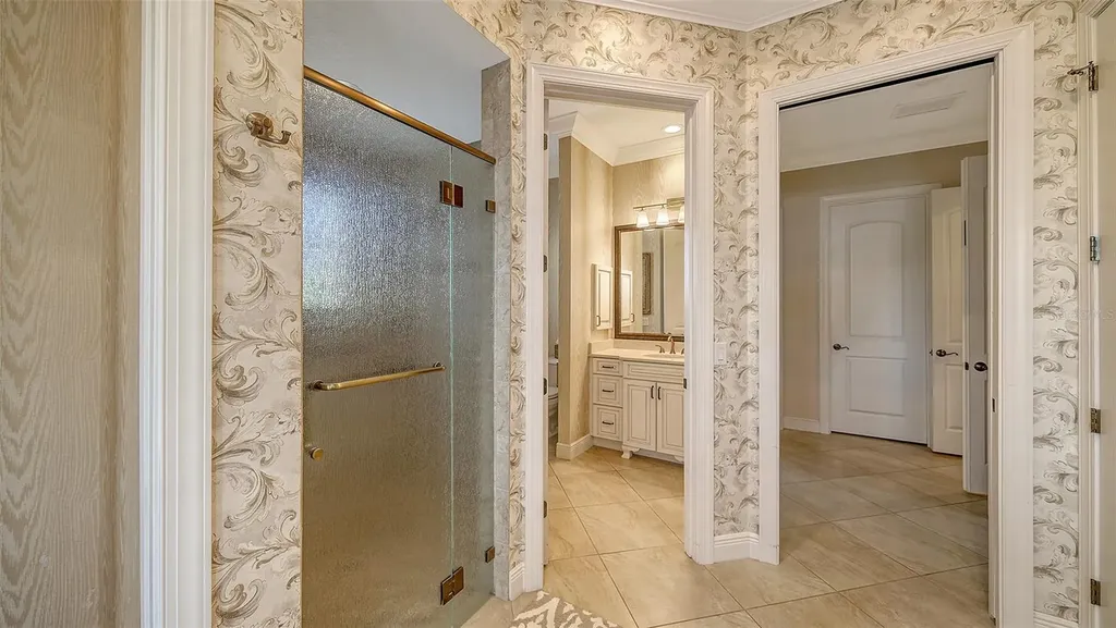 1005 Bogey Lane Longboat Key FL 34228