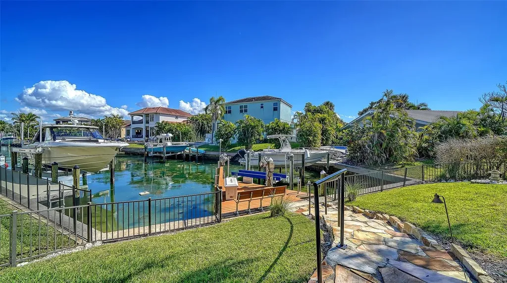 1005 Bogey Lane Longboat Key FL 34228
