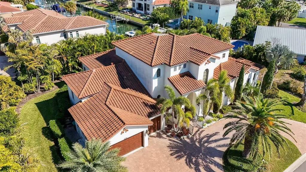 1005 Bogey Lane Longboat Key FL 34228