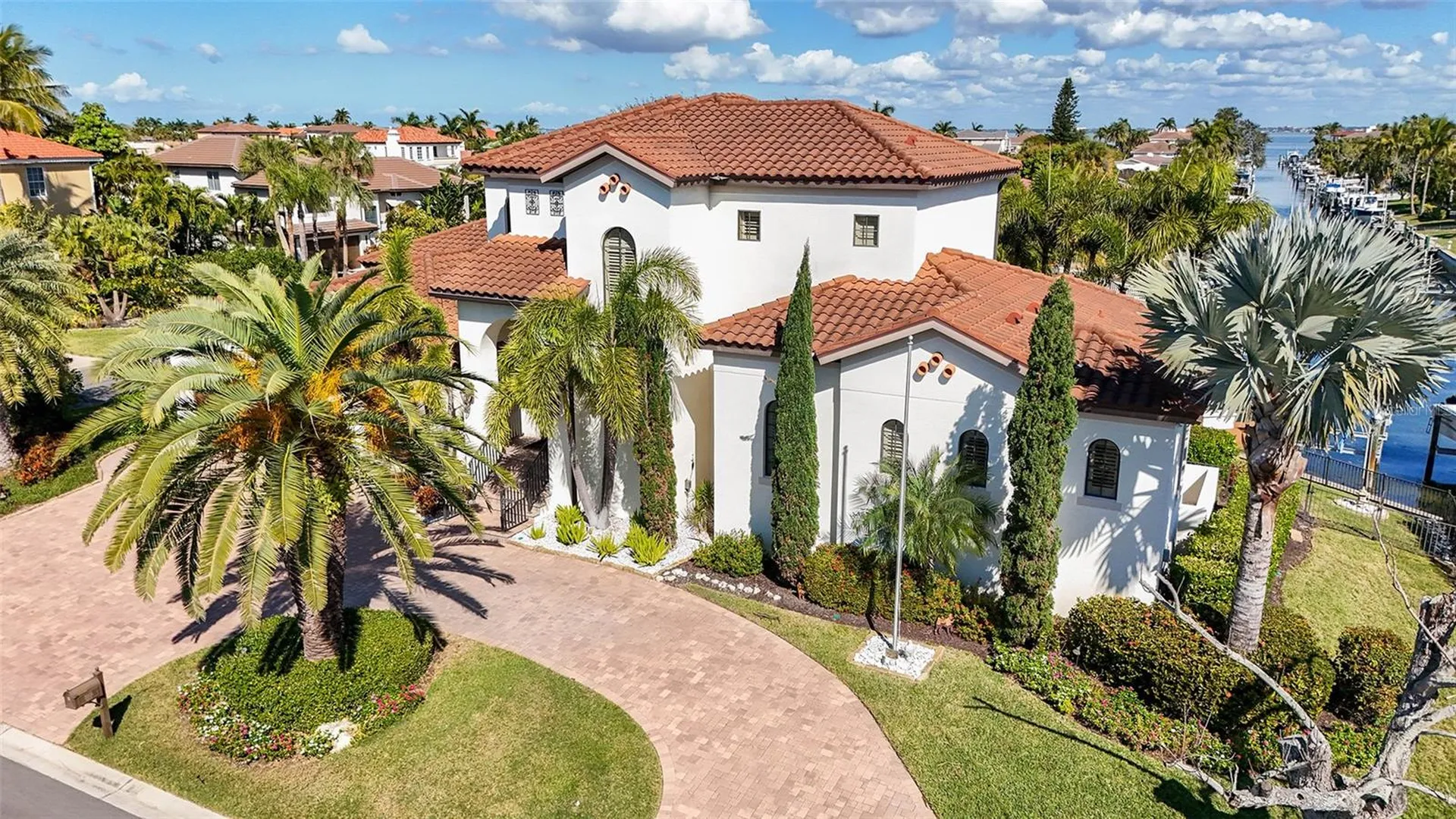 1005 Bogey Lane Longboat Key FL 34228