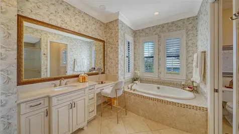 1005 Bogey Lane Longboat Key FL 34228