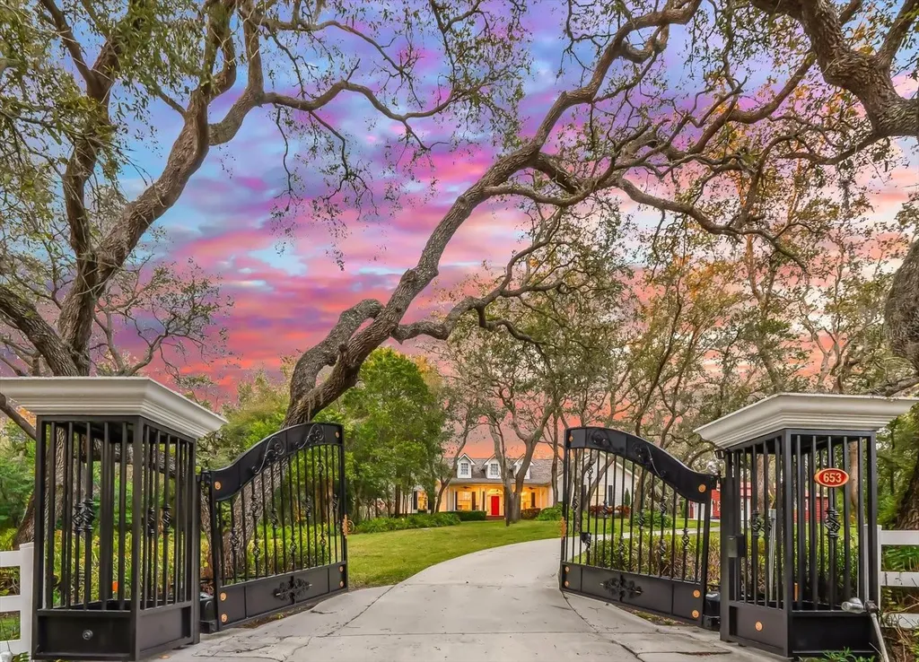 653 Old East Lake Road Tarpon Springs FL 34688