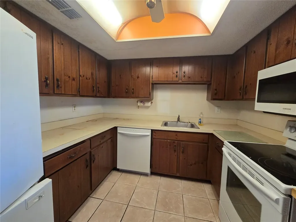 512 Fairways Circle Ocala FL 34472