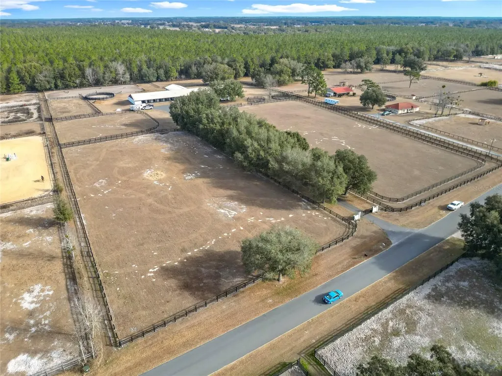 21051 SE 42nd Street Morriston FL 32668