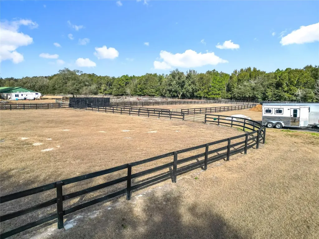21051 SE 42nd Street Morriston FL 32668