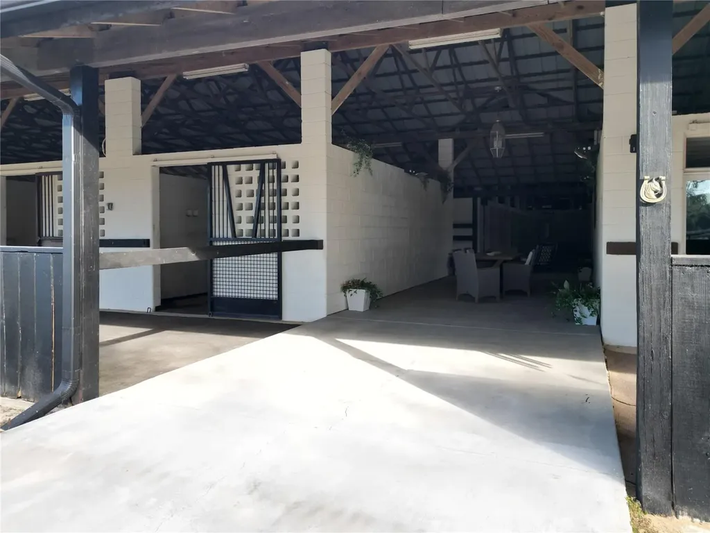 21051 SE 42nd Street Morriston FL 32668
