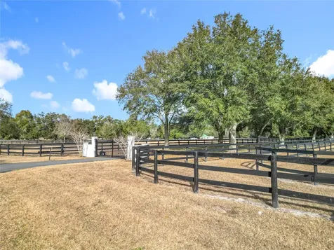 21051 SE 42nd Street Morriston FL 32668