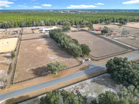 21051 SE 42nd Street Morriston FL 32668