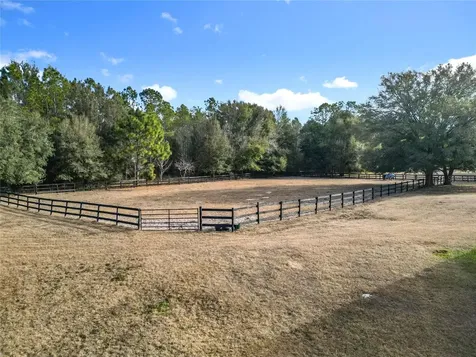 21051 SE 42nd Street Morriston FL 32668