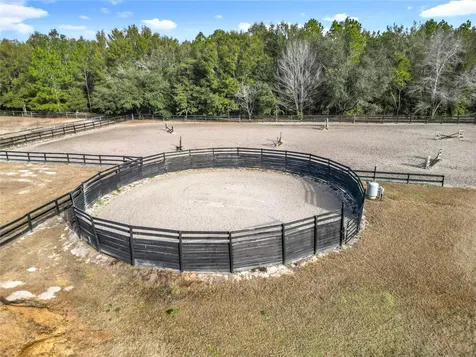 21051 SE 42nd Street Morriston FL 32668