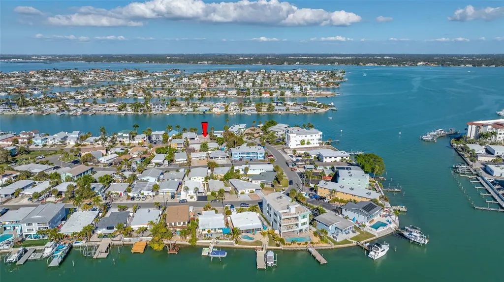 11075 3rd Street E Treasure Island FL 33706