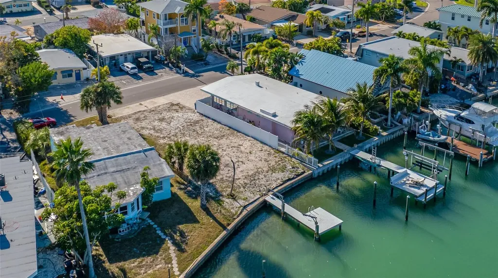 11075 3rd Street E Treasure Island FL 33706