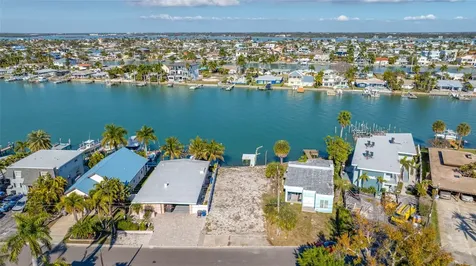 11075 3rd Street E Treasure Island FL 33706