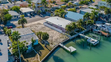 11075 3rd Street E Treasure Island FL 33706