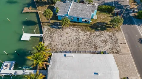 11075 3rd Street E Treasure Island FL 33706