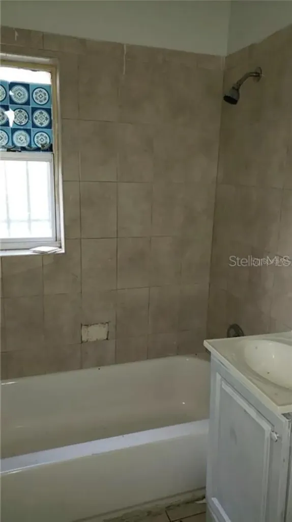 1102 Emeralda Road Orlando FL 32808