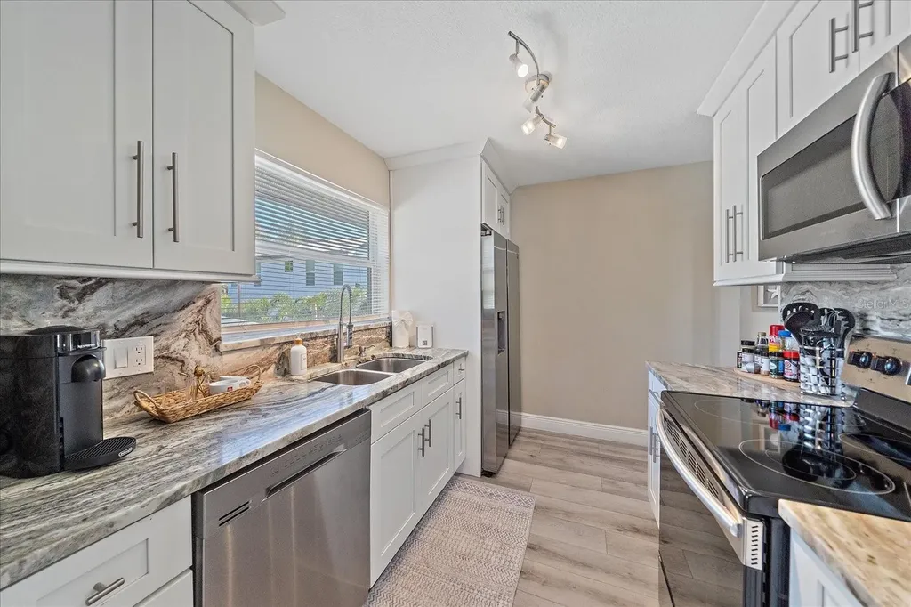 3710 Iroquois Avenue Sarasota FL 34234
