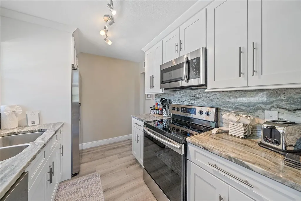 3710 Iroquois Avenue Sarasota FL 34234