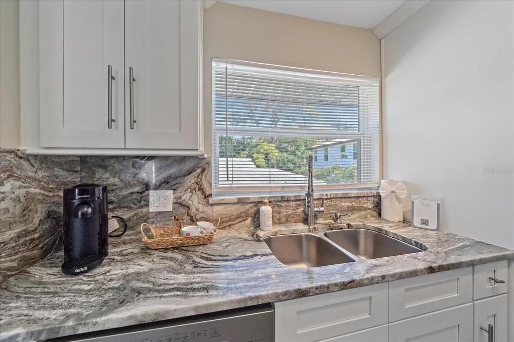 3710 Iroquois Avenue Sarasota FL 34234
