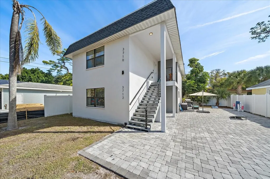 3710 Iroquois Avenue Sarasota FL 34234