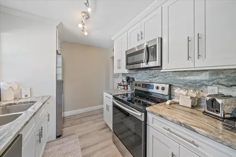 3710 Iroquois Avenue Sarasota FL 34234