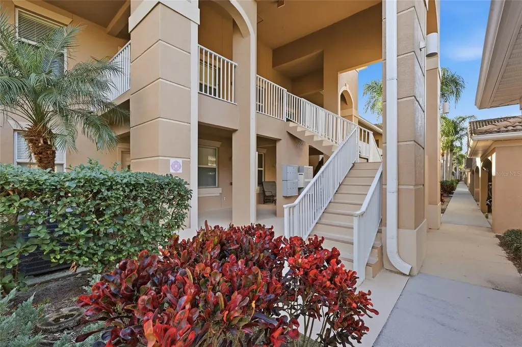803 Fairwaycove Lane Bradenton FL 34212