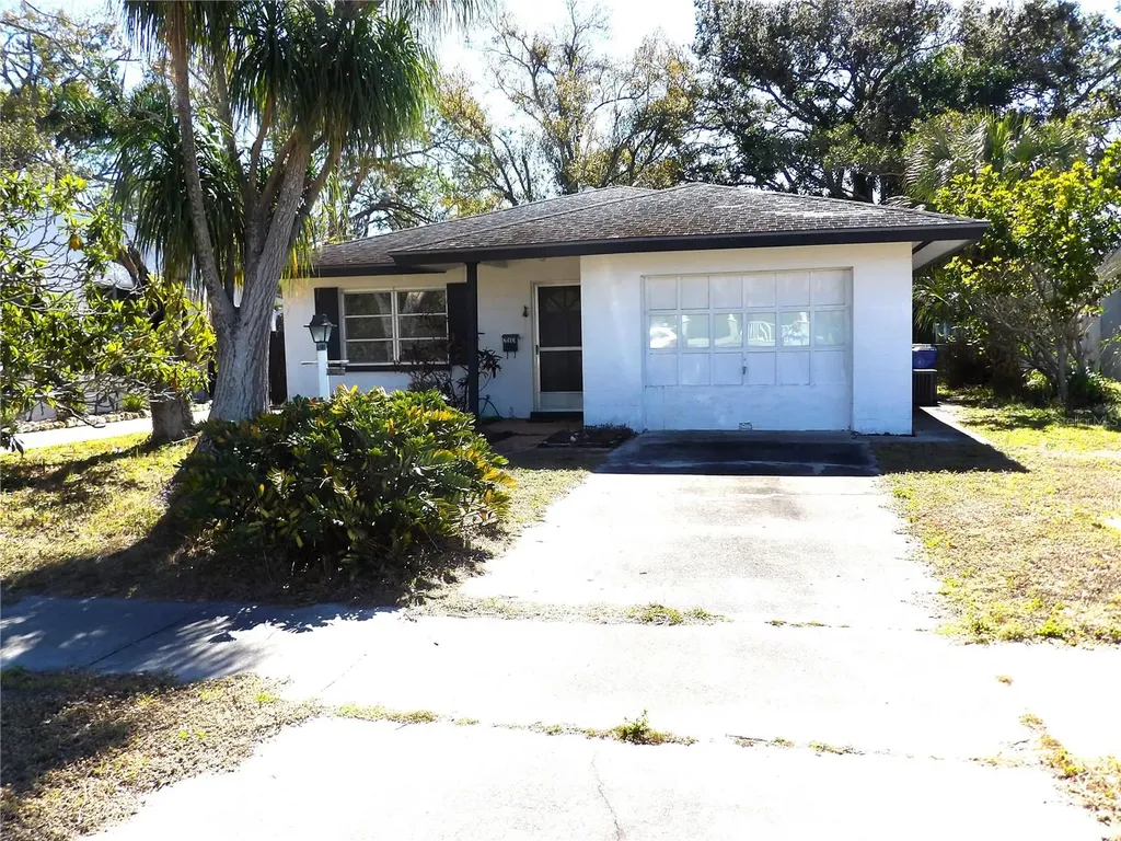 2513 14th Avenue W Bradenton FL 34205