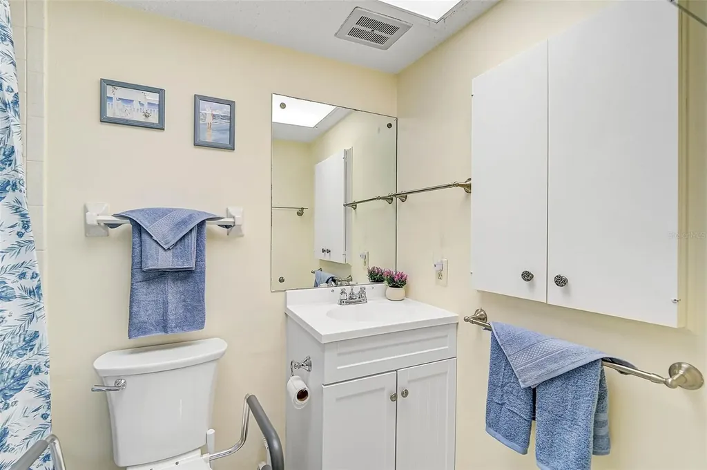 708 S Tamiami Trail Venice FL 34285