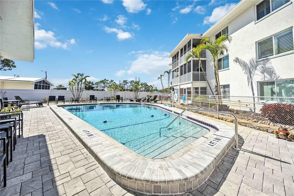 708 S Tamiami Trail Venice FL 34285