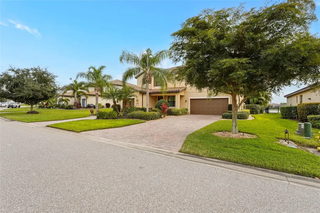 13506 Saw Palm Creek Trail Bradenton FL 34211