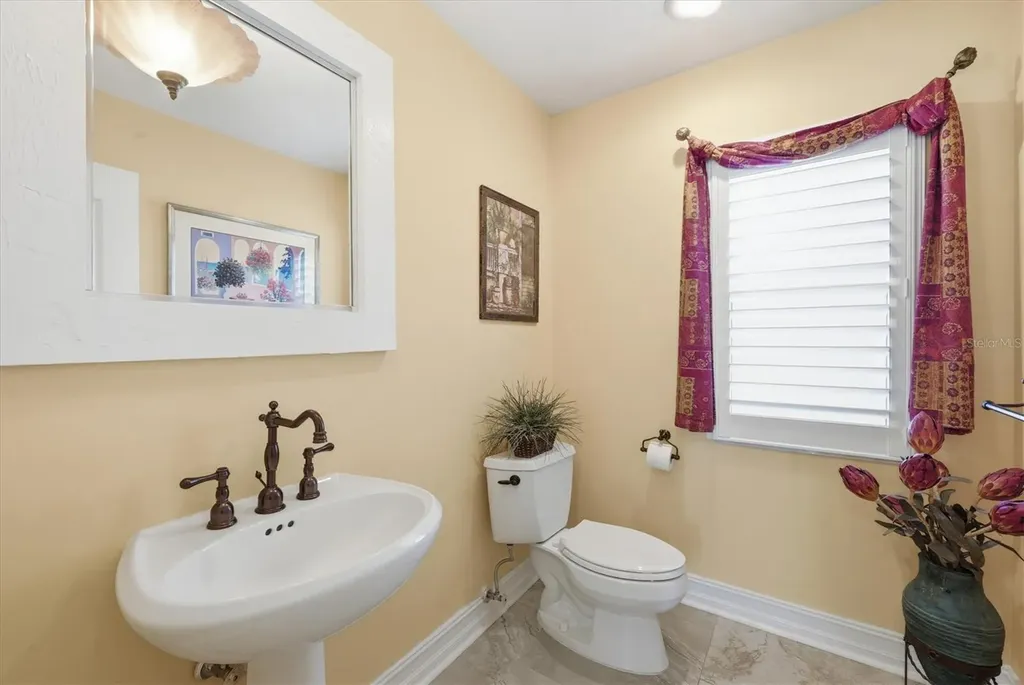 4221 Escondito Circle Sarasota FL 34238