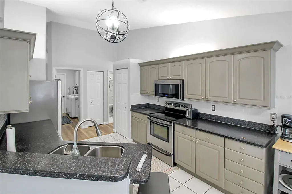 5111 13th Avenue Drive W Bradenton FL 34209