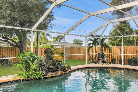 5111 13th Avenue Drive W Bradenton FL 34209