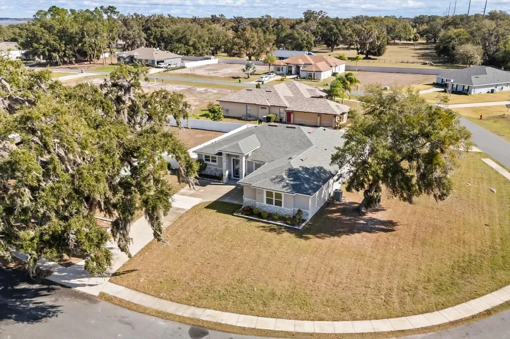 840 Oaks Shores Road Leesburg FL 34748