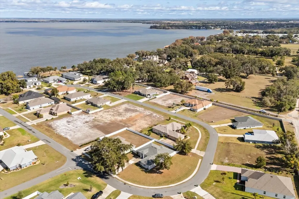 840 Oaks Shores Road Leesburg FL 34748